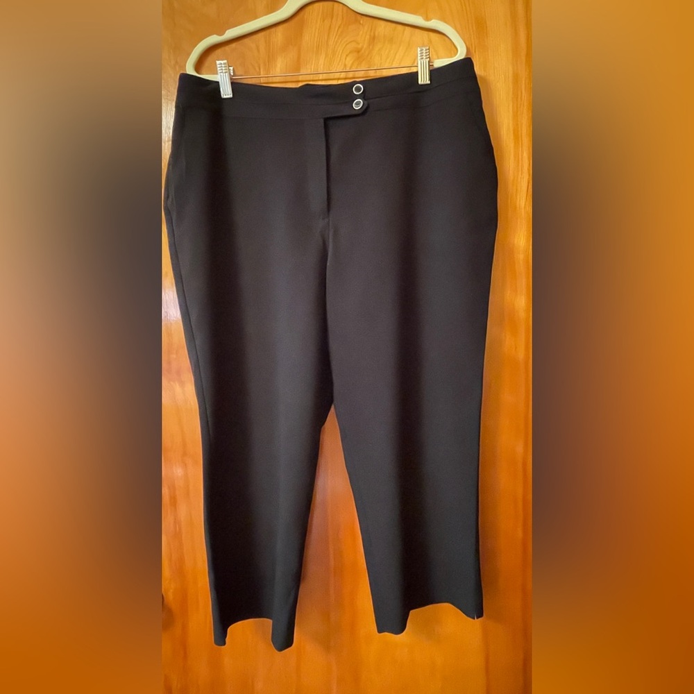 Investments Women’s Dress Cropped Pants Size 14 in Black